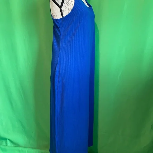 Long Sleeveless Dress - Picture 4 of 7
